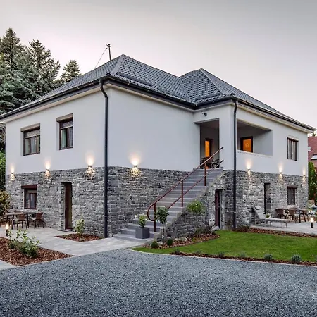 Pensjonat Nadas Center Badacsony 4*